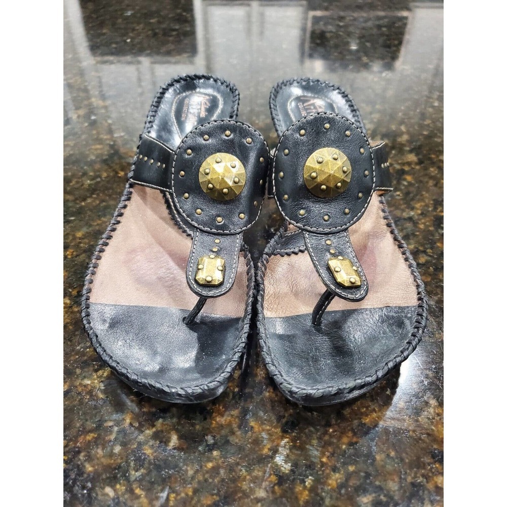 Clarks Artisan Collection Women's Black Leather Upper T-strap Wedge Sandals 8M